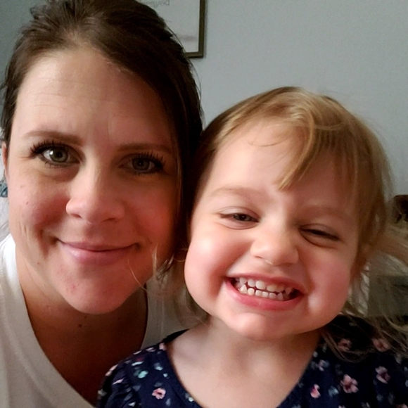 Meet your Posher, Dawn - Picture 2 of 2